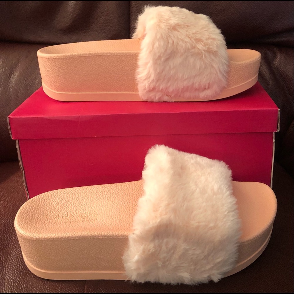 Catherine Malandrino Pinkur Platform Sandals - Picture 2 of 5
